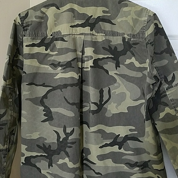 Long sleeve Army type shirt, size Small - Picture 5 of 6